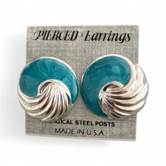 🌈 5/$25 Vintage 1980s silver tone and turquoise statement earrings - Picture 1 of 3